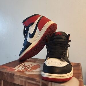 Mens Air Jordan 1 Retro High OG 'Black Toe Reimagined'